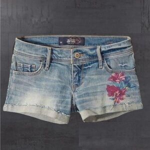 Hollister Short-Short Low Rise Denim Shorts with Floral Painted Print
